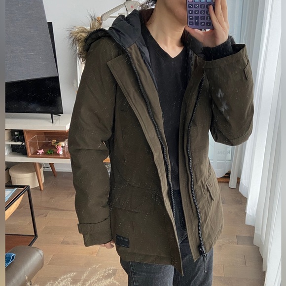 Aritzia TNA Golden Winter Jacket - Picture 3 of 13